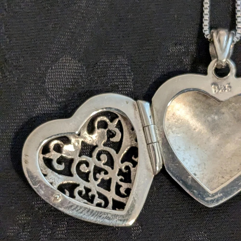 Vintage Art Deco Intricate Filigree 925 Sterling  Heart Locket Pendant Necklace - Picture 8 of 10